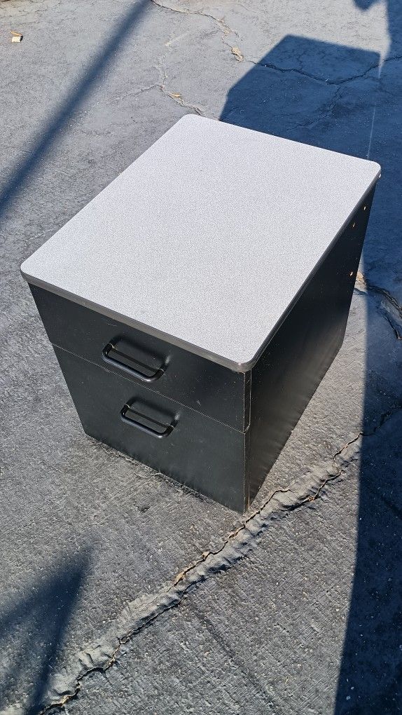 Desk Nigh Stand Or File Cabinet Two Drawer In Great Condition 17" Wide 24" Tall