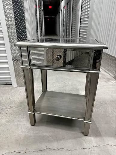 End Table/Night Stand