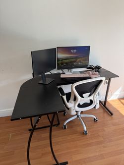 Desk With Chair