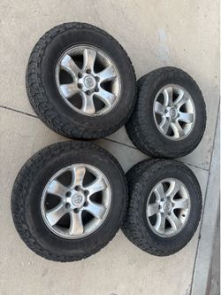 265/65/17 Toyota rims/tires
