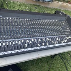 Vendo Esta Consola Mackie En Buenas Condiciones Trae Su Case