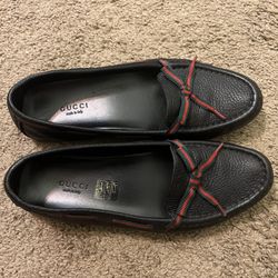 GUCCI leather loafers with Gucci lace-up size 7, at the best offer, you can buy through the page or pay by zelle or venmo