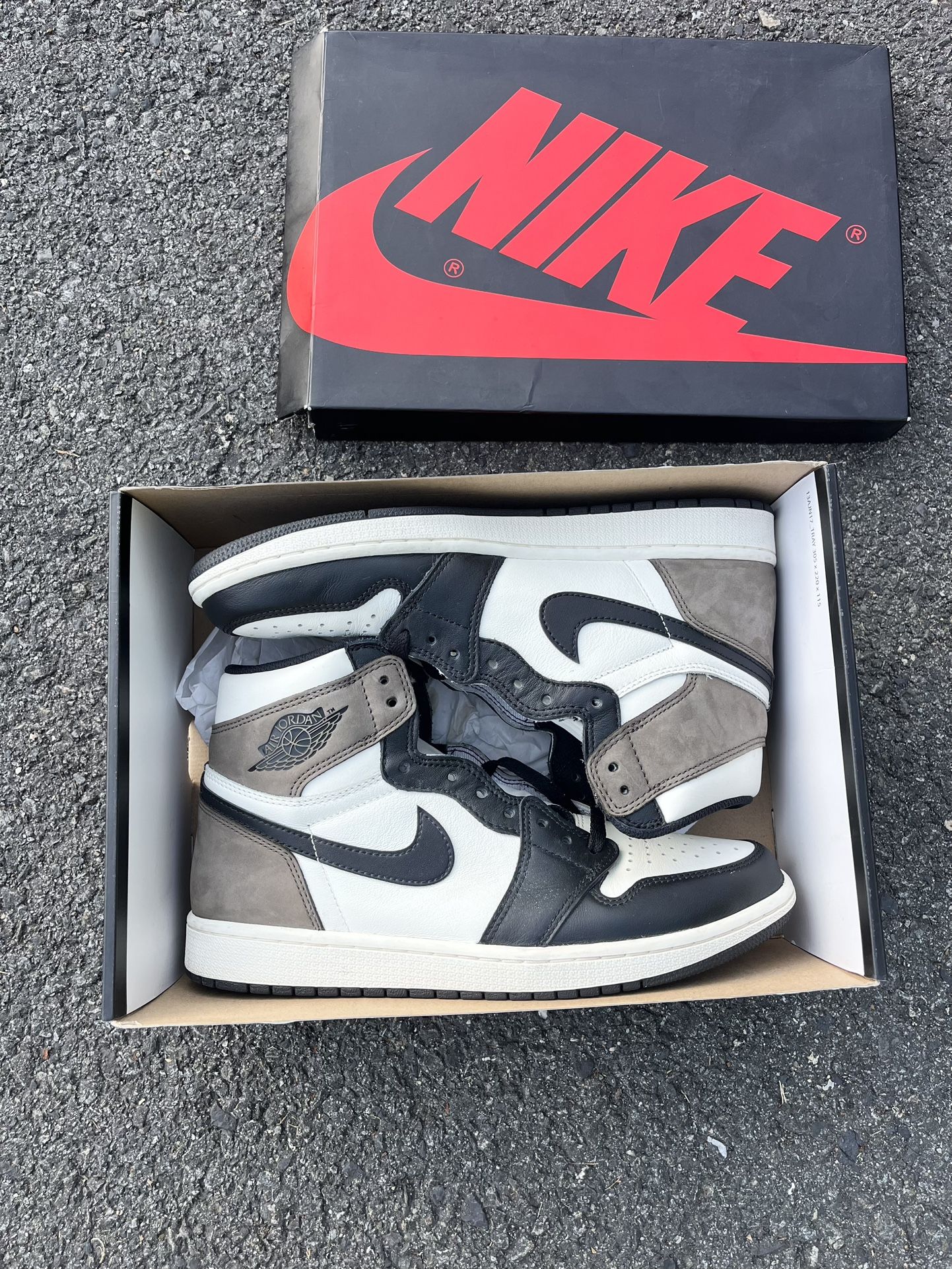Jordan 1 Retro Dark Mocha Sz 9 ☕️