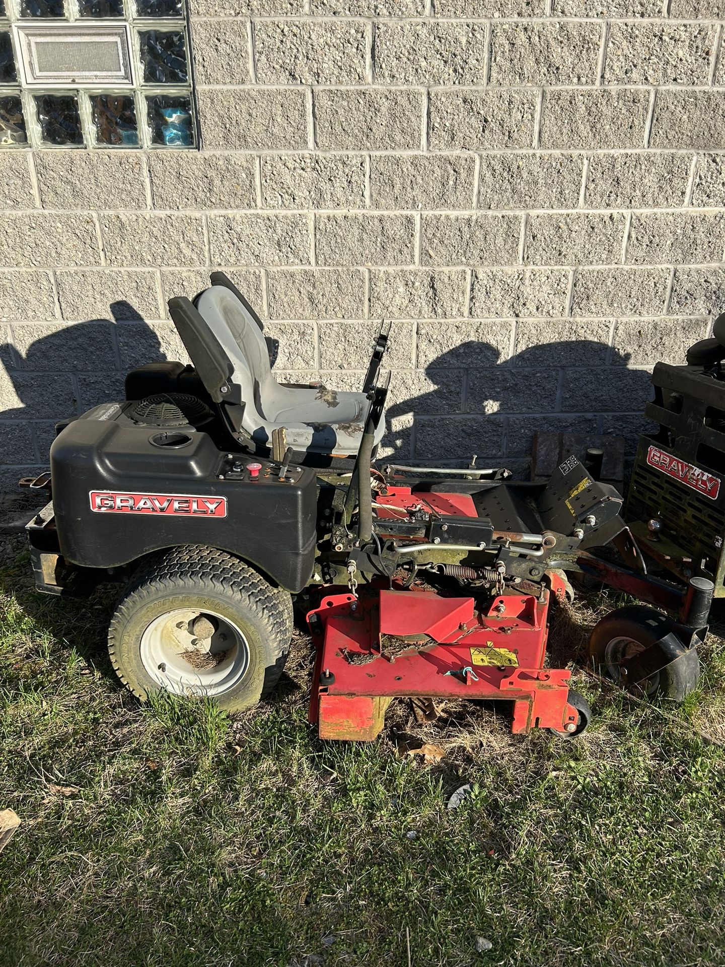 Gravely Zero Turn ZT 52HT Mower