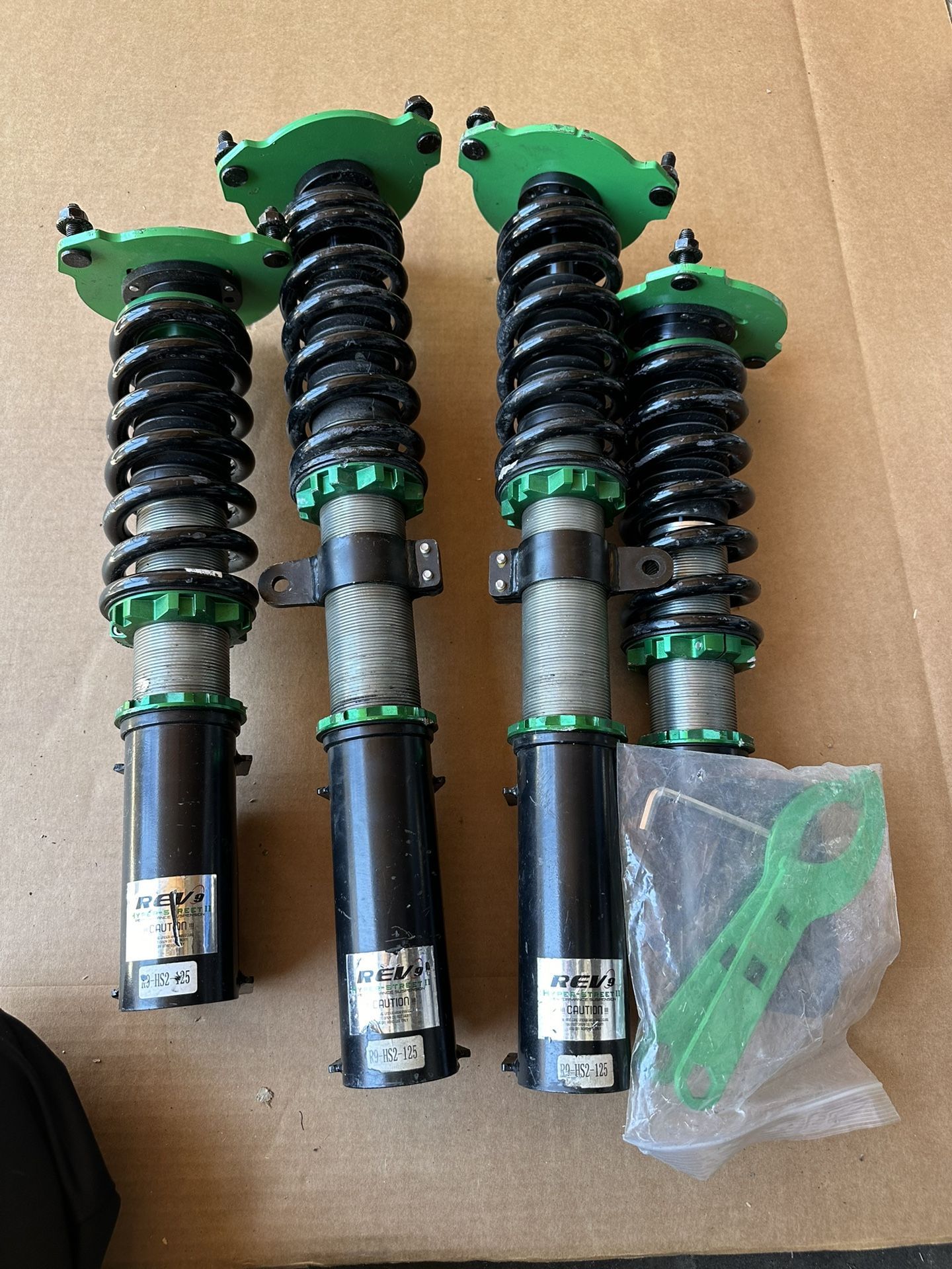 2006 - 2013 Chevrolet Impala Rev9 Hyper Street II Coilover Suspension Lowering Kit Mono Tube Shock With 32 Click Rebound Full Length Adjust