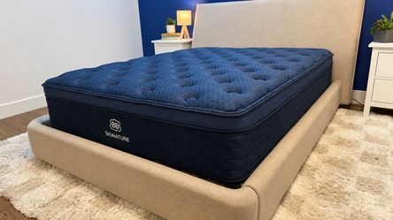 Brooklyn Bedding Signature Hybrid Full Mattress - Like New Condition