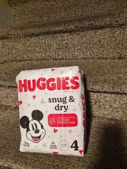 Huggies Snug & Dry Diapers Size 4, 30 Count