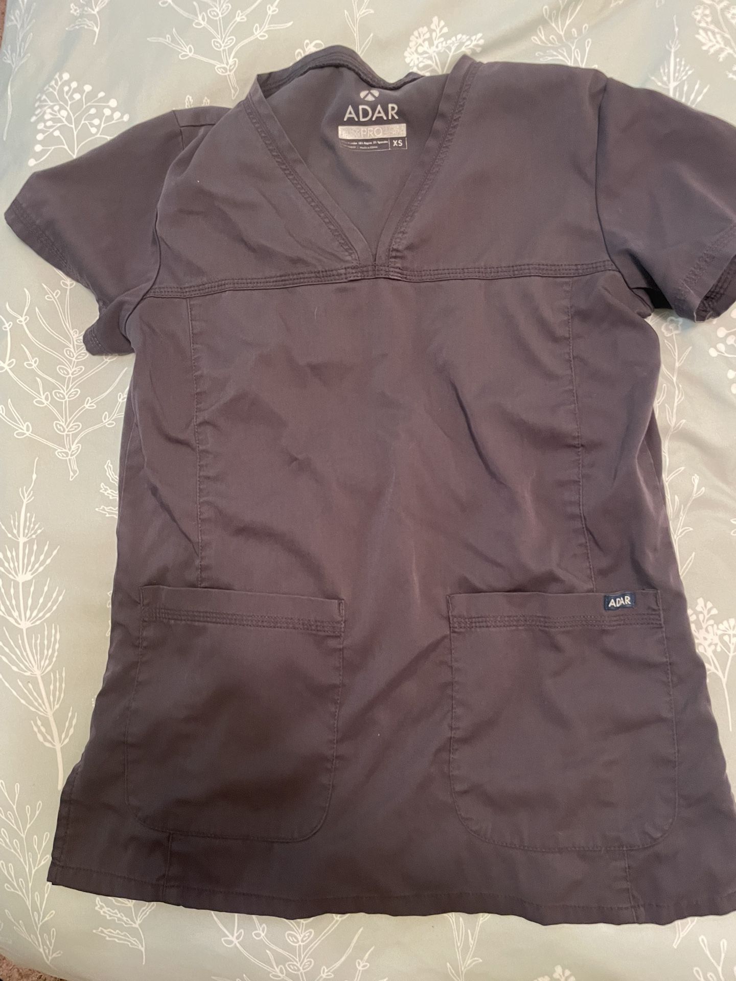 Adar Womens Grey Scrub Top Xs