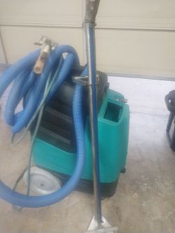 Carpet extractor