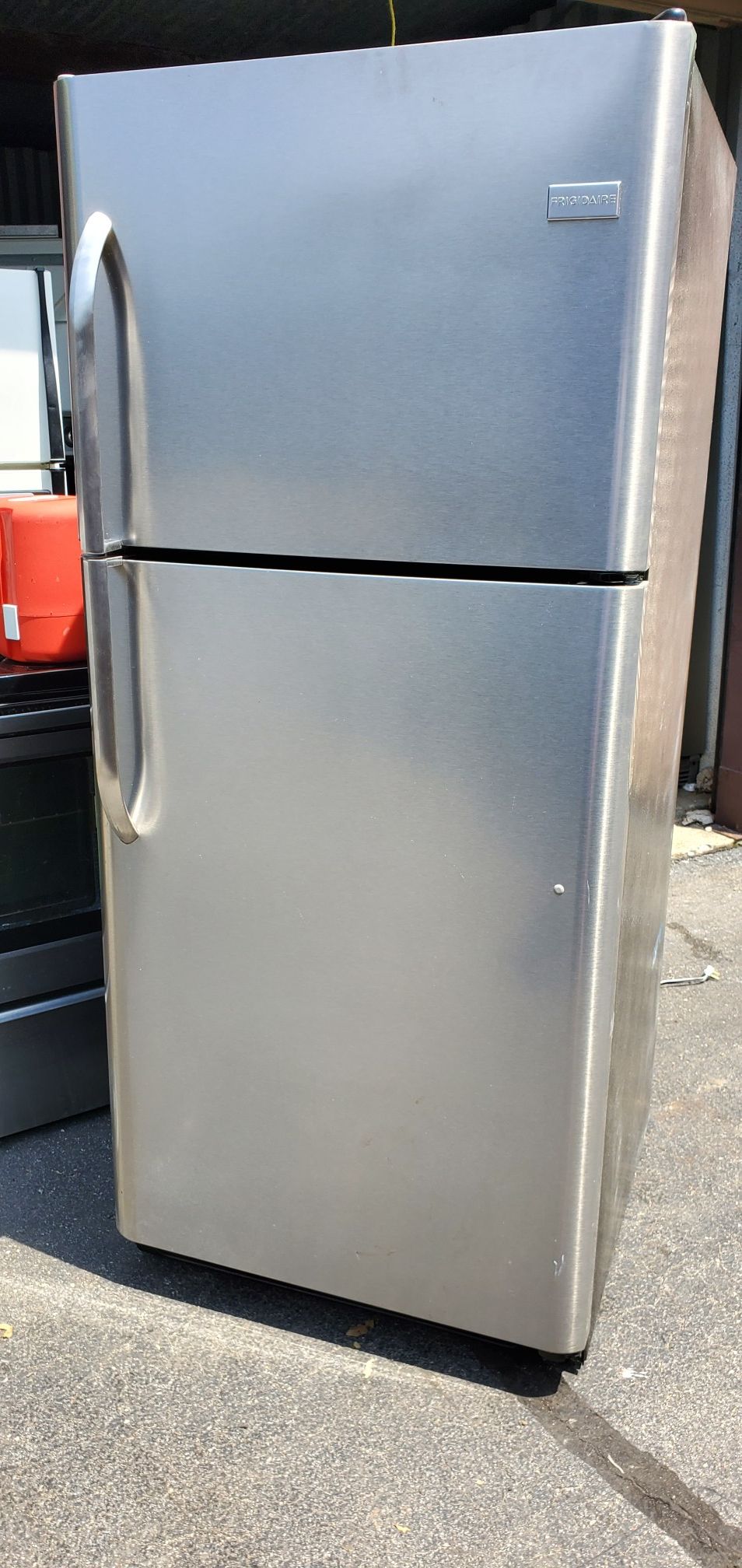 Scratch & dent Refrigerator stainless