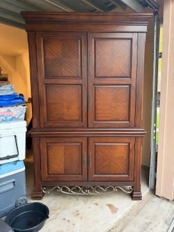 China Cabinet/ Infotainment