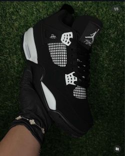 Jordan 4 white thunder