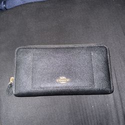 Coach Slim Accordion Zip Wallet in black crossgrain leather