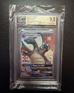 Charizard Gx SV49/SV94 Sun & Moon Hidden Fates Beckett 9.5