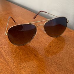 Aviator Style Polarized Sunglasses