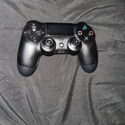PS4 controller