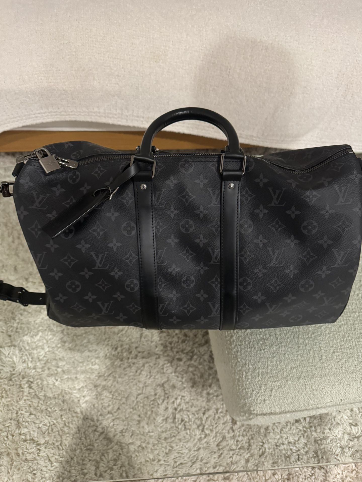Louis Vuitton Keepall Bandoulière 45 LV Duffel Bag