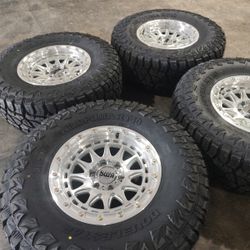 17 Inch Kmc 6x135 Ford With 35 12 50 17 Rt