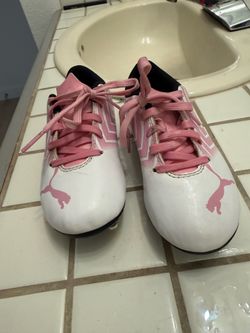 Girls soccer cleats