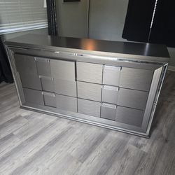 EI (Elements International) Vegas Gray Dresser