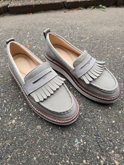 Women's shoes