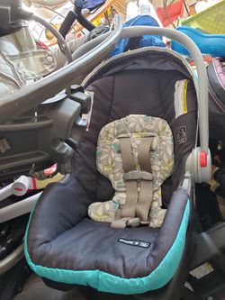 Cluck to connect infant carseat w/ extra insert