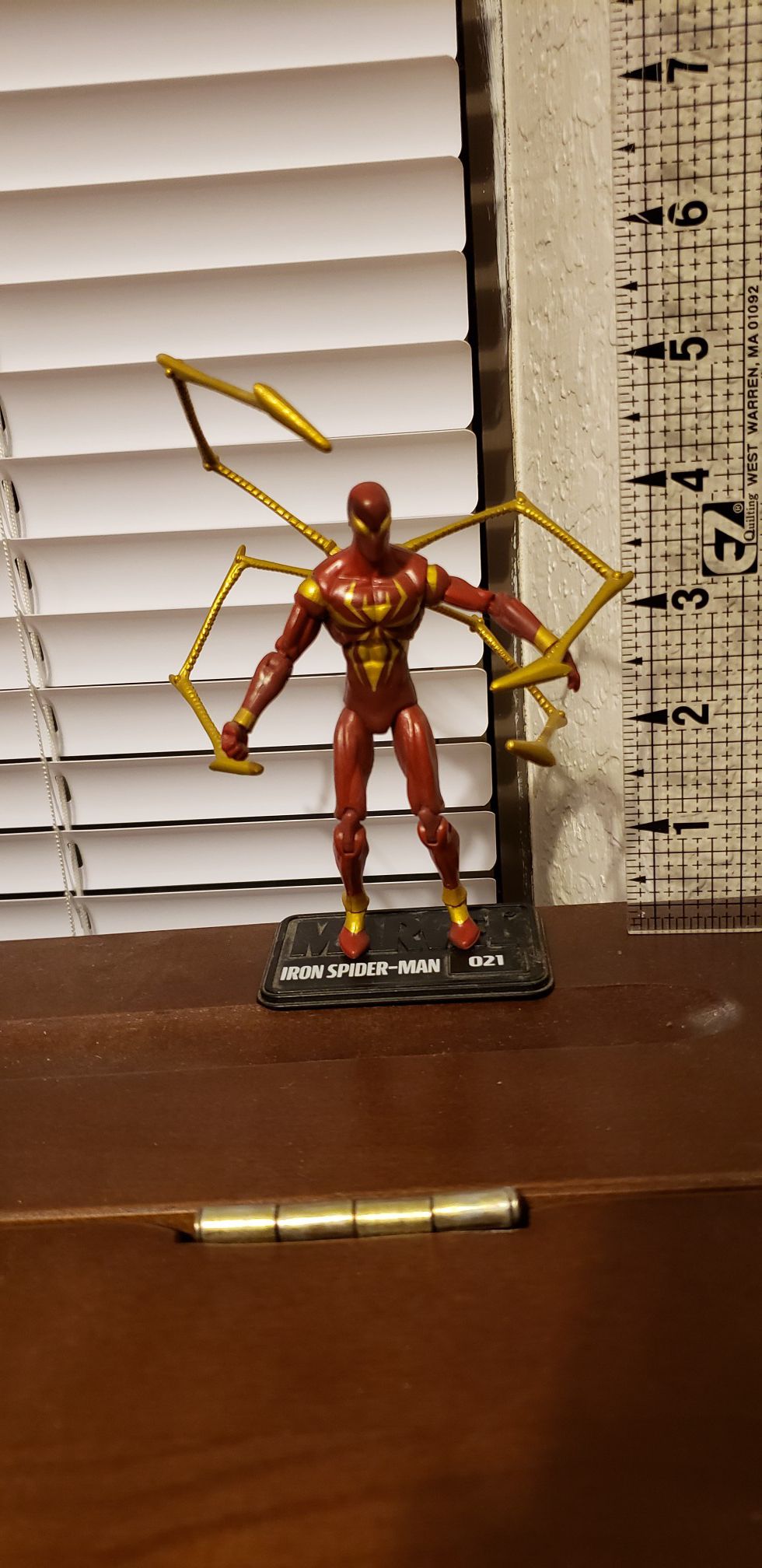 Iron Spider Spider-man Suit 3.75 Action Figure