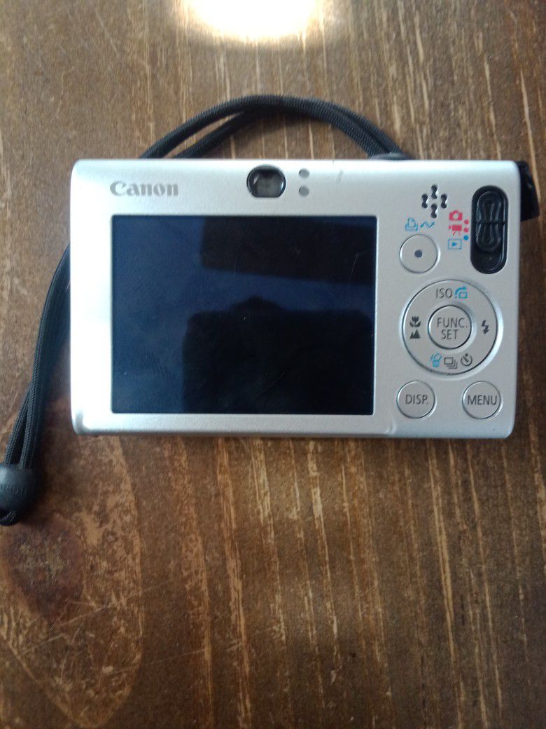 Canon PowerShot SD1100 IS Digital Elph Camera