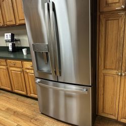 GE Refrigerator 