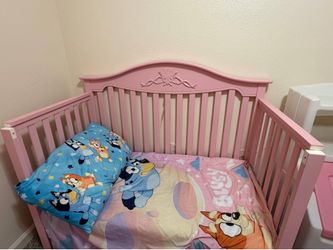 Toddler Bed / Crib