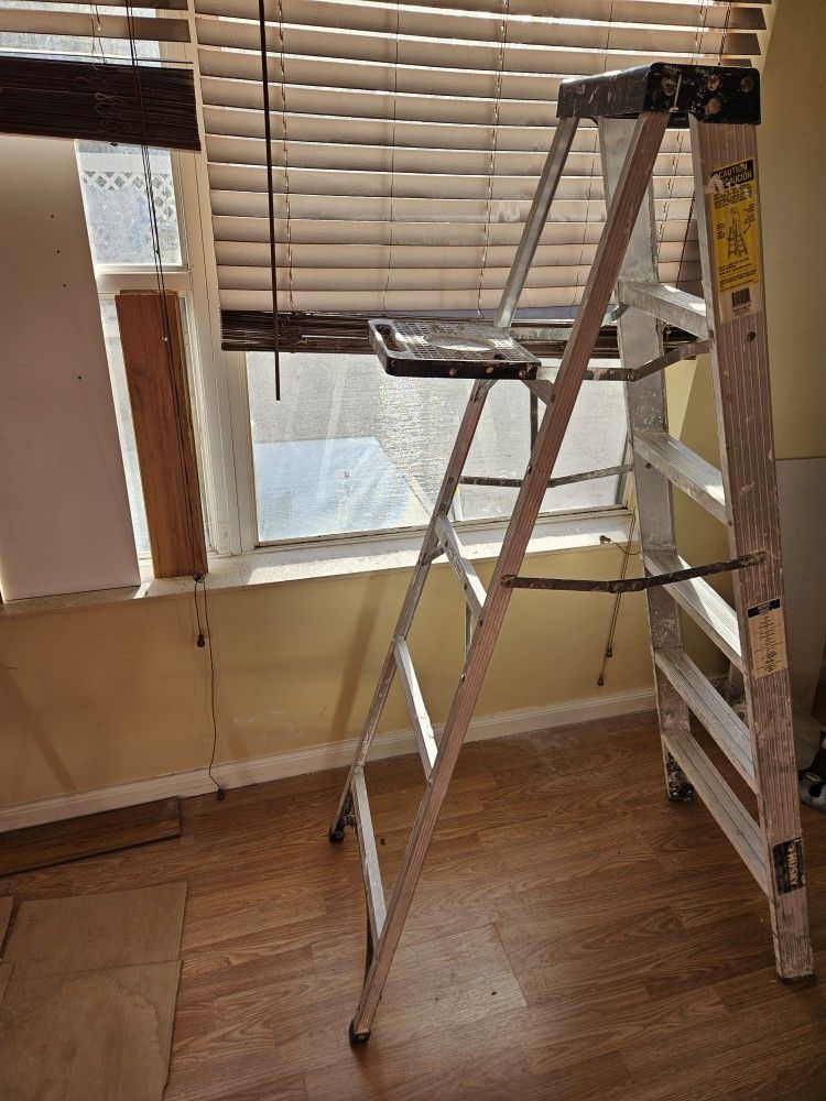 Husky 6foot Aluminum Ladder, WPB