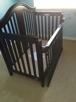 Summer's Brayden convertible crib for Sale in Union City, CA OfferUp