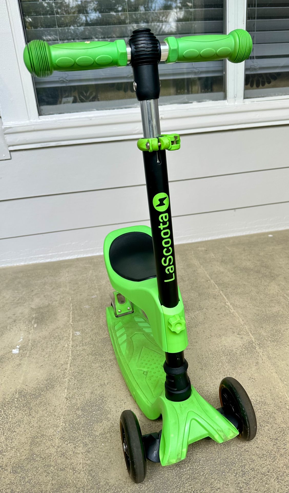 Kid’s scooter- LaScoota and Madd Gear for 3