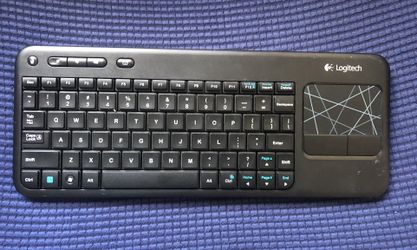 Logitech K400 Keyboard