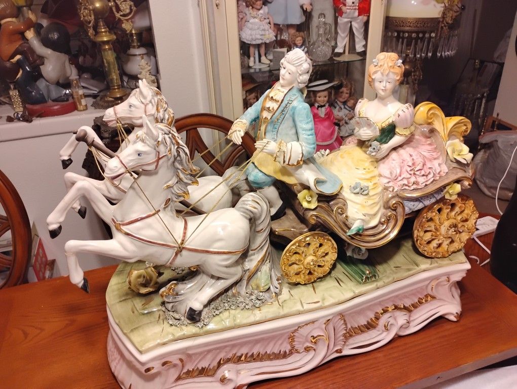 Beautiful Capodimonte Vintage  Carriage Statue Can Also Be Turned Into A Lamp