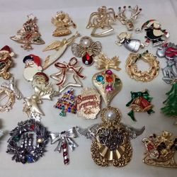 Christmas Brooch Lot