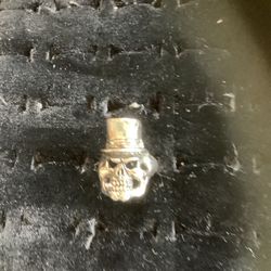 Skull Top Hat Ring