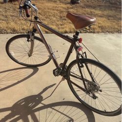 Trek 7100 Multitrack  speed Bike In Super Great Condition 