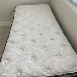 Twin XL TempurPedic Bed