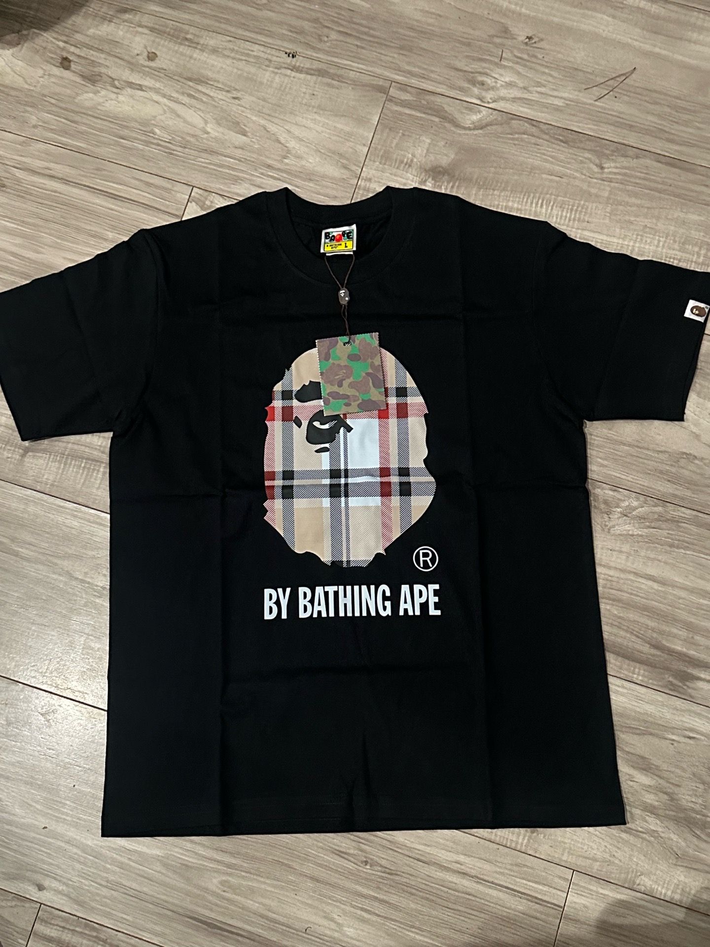 burberry bape tee size M