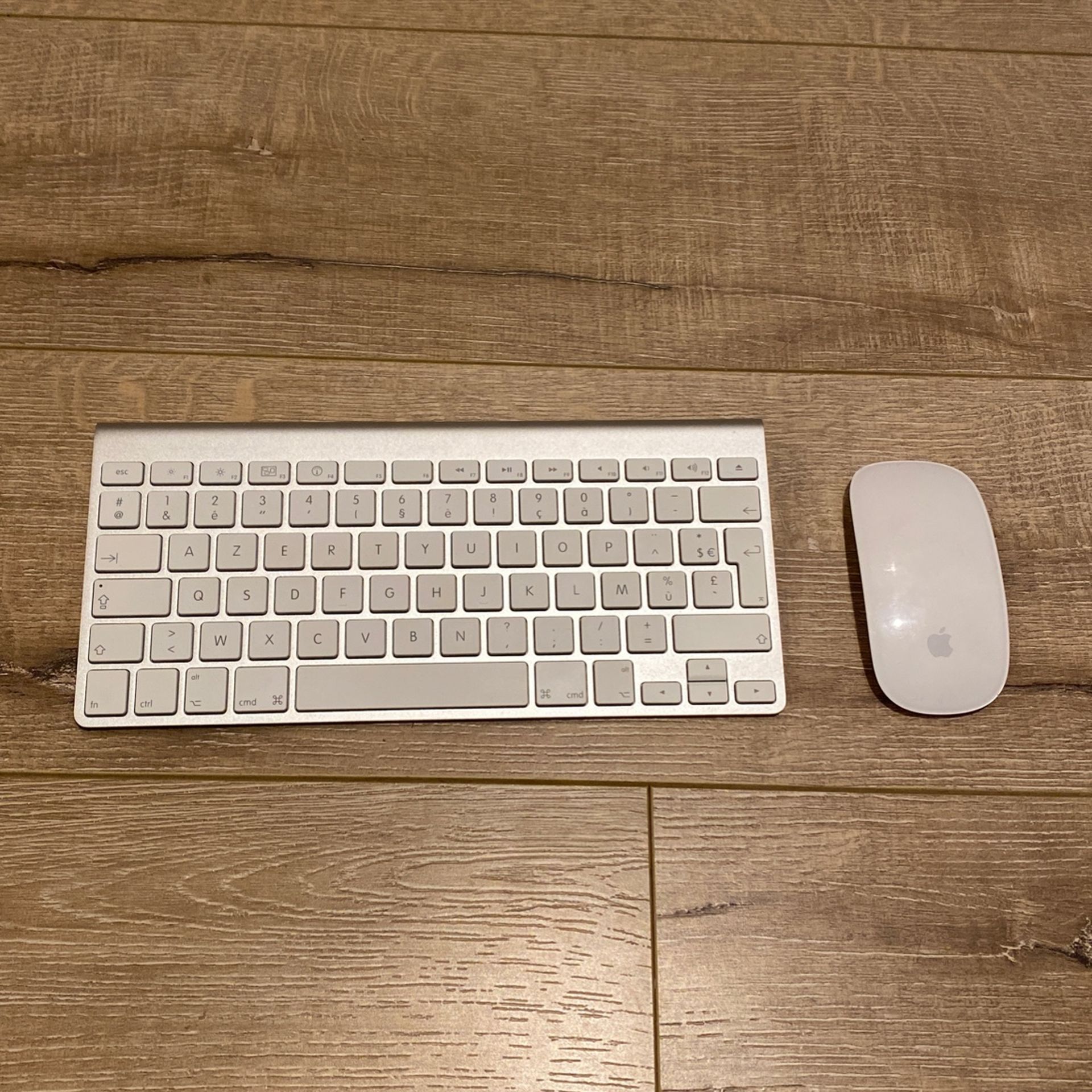 Apple Wireless keyboard AZERTY + Apple Magic Mouse