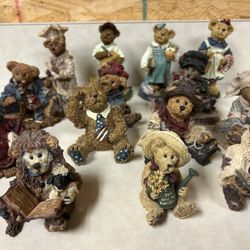 Group of 14 Boyd’s Bear Figurines 