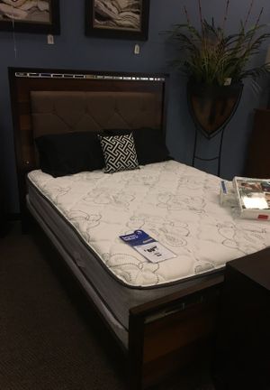 Clarice Queen Bedroom Collection For Sale In Cleveland Tx Offerup