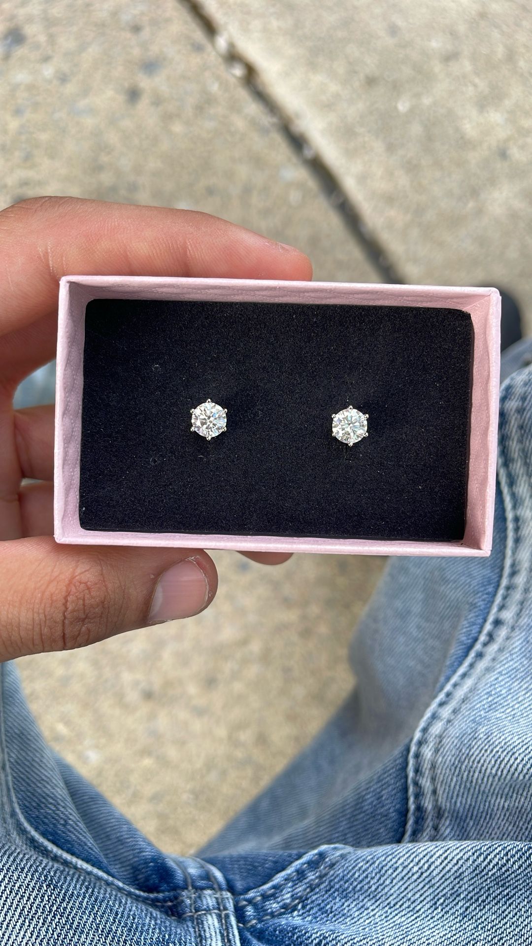 VVS 1.0 CT STUD EARINGS (100% AUTHENTIC)