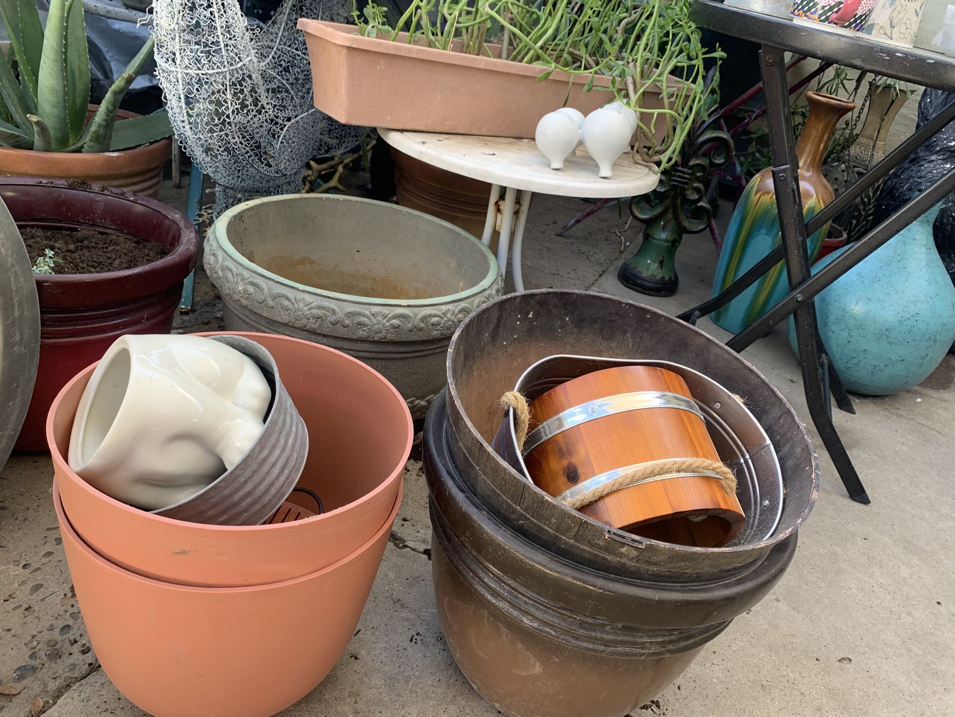 8 Pots 