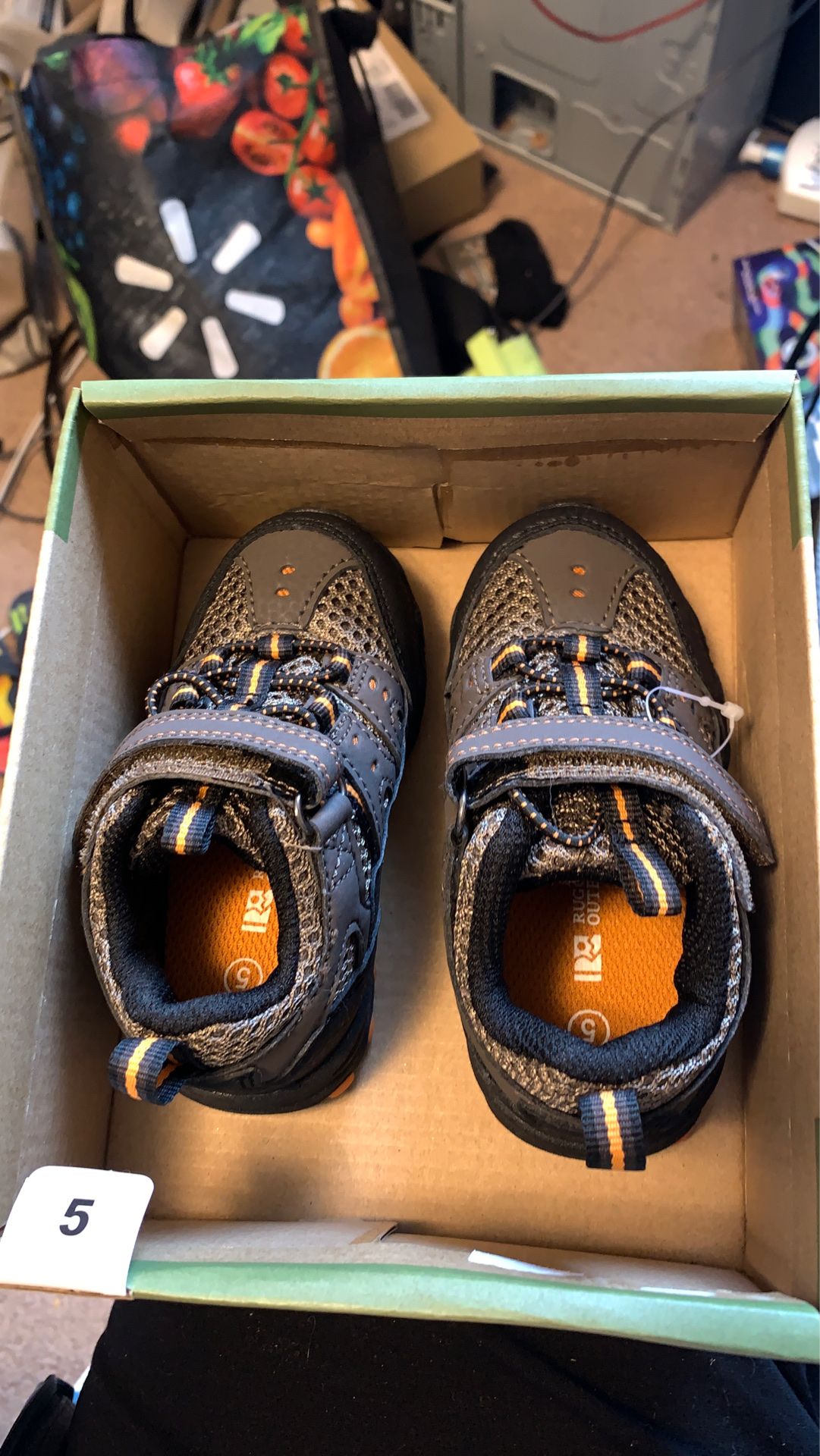 Brand new kid’s size 5