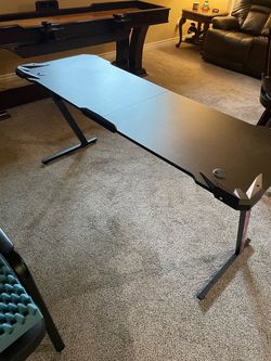 Gaming desk