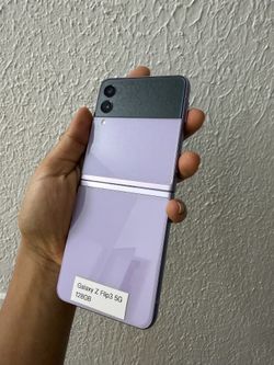 Samsung Galaxy Z Flip3 5G 128GB Unlocked – Lavender – Excellent Condition