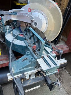 Bosch 12-inch compound miter saw, model 3912.
