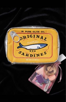 NWOT Sardine Tin Cosmetic/Makeup Case & Beauty Bag